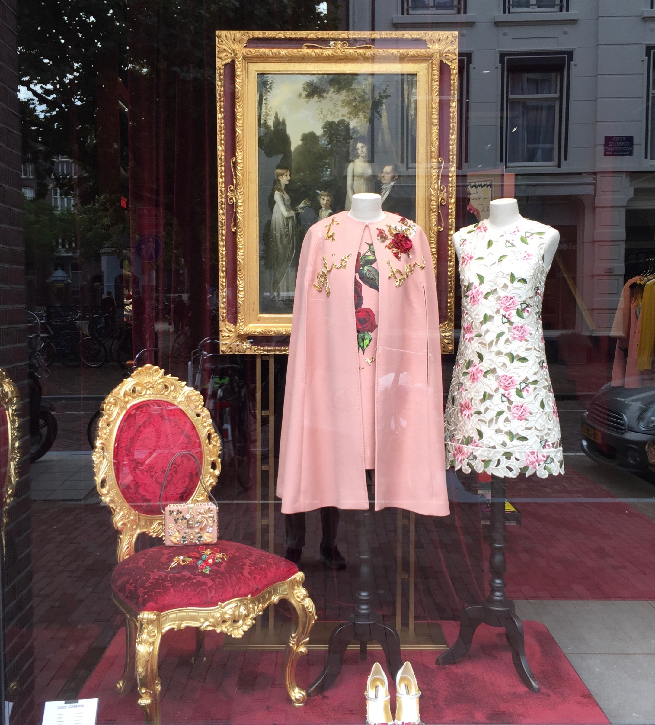 Cultuur en Retail. Dolce & Gabanna winkel. Amsterdam 2015.