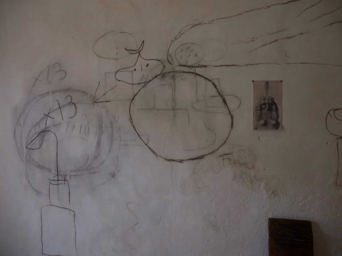 Doodles op de muur. Fundació van Joan Miró.